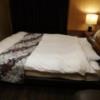 ホテル ピュア・アジアン(墨田区/ラブホテル)の写真『301号室　ベッド』by ところてんえもん