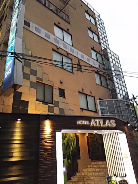 ホテル ATLAS(アトラス)(新宿区/ラブホテル)の写真『夕方の外観 正面』by 巨乳輪ファン