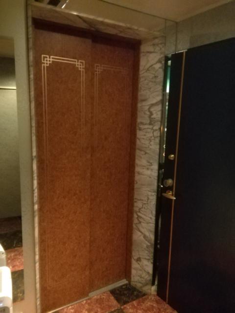 ノアノア(川崎市川崎区/ラブホテル)の写真『203号室利用。ｴﾚﾍﾞｰﾀｰです。が、2階は201と202号室にしか行けません。』by キジ
