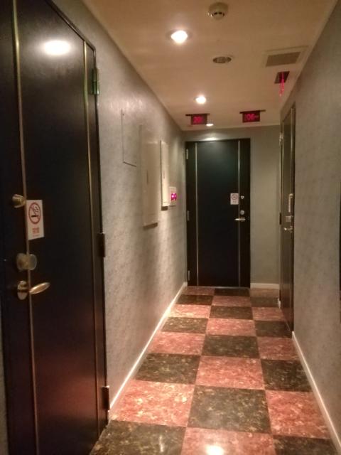 ノアノア(川崎市川崎区/ラブホテル)の写真『203号室利用。M2Fとも言えるﾌﾛｱです。』by キジ