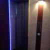 湘南シレーヌ(平塚市/ラブホテル)の写真『208号室利用。エレベーターです。足跡が可愛いです。』by キジ