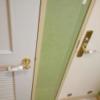 湘南シレーヌ(平塚市/ラブホテル)の写真『208号室利用。部屋の取手は陶器のﾏｲｾﾝ風なのですが。』by キジ
