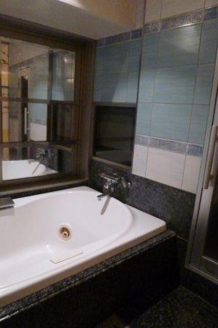 HOTEL TIFFARD（ティファード）(新宿区/ラブホテル)の写真『213号室（浴室）』by 格付屋