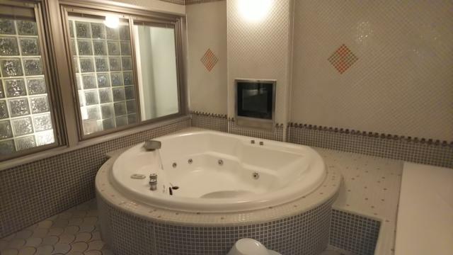 Water Hotel cy(ウォーターホテルシー)(町田市/ラブホテル)の写真『40号室バスルーム』by ランベア