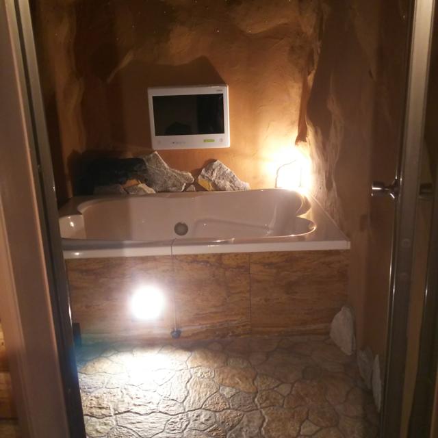 マナ・ハウス(蕨市/ラブホテル)の写真『407号室  浴槽全景』by ルーリー９nine