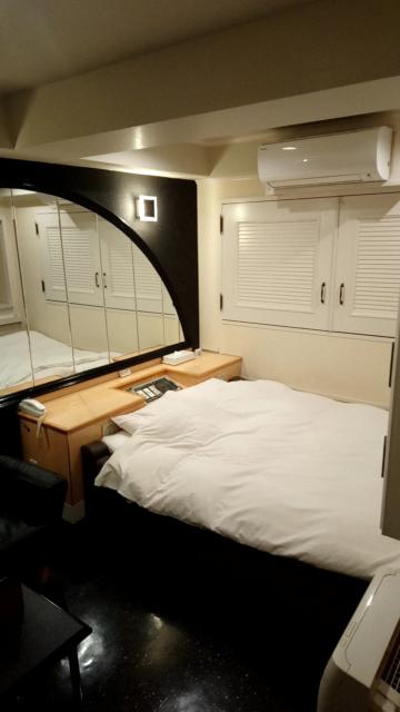 ホテル グッドワン(さいたま市大宮区/ラブホテル)の写真『411号室　ベッド』by かーたー