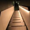 ホテル M by 南の風風力3(沼津市/ラブホテル)の写真『303号室 部屋に登る階段』by ま〜も〜る〜