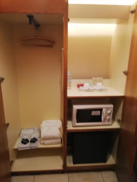 HOTEL LIDO（リド）(江戸川区/ラブホテル)の写真『505号室 玄関前クローゼット』by ところてんえもん