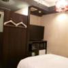 HOTEL ZERO2(渋谷区/ラブホテル)の写真『104号室（部屋奥から入口横方向）』by 格付屋