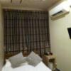 HOTEL Fine(ファイン)(新宿区/ラブホテル)の写真『306号室（入口横から部屋奥）』by 格付屋