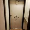 IG ANNEX （アイジーアネックス）(足立区/ラブホテル)の写真『通常玄関とは別の出入口。小窓から外のスタッフへ支払いを行う。』by 洋平君