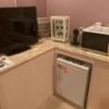 HOTEL セリーズ(江戸川区/ラブホテル)の写真『403号室 テレビと冷蔵庫類 レンジも使えました』by ネコシ
