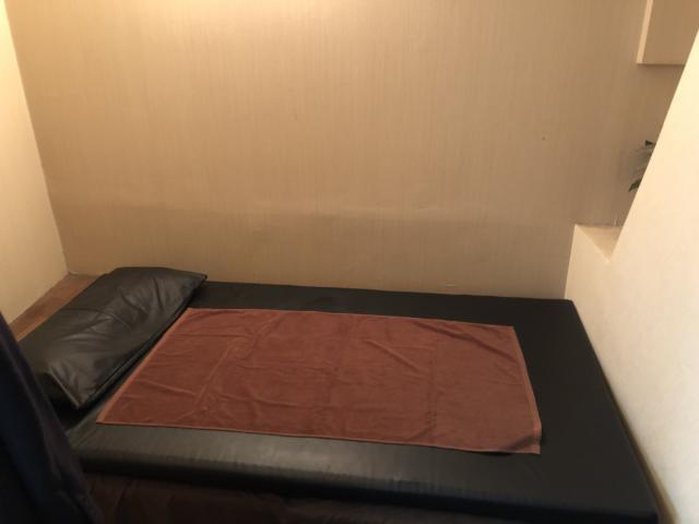 レンタルルーム ROOMS(新宿区/ラブホテル)の写真『15号室、ベッド』by かとう茨城47