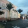Utovilla（ユートビラ）HOTEL555 沼津店(沼津市/ラブホテル)の写真『雨の日の夕方の外観です。』by キジ