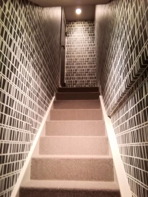 555MOTEL　NUMAZUⅠ(沼津市/ラブホテル)の写真『40号室利用。とりあえず階段を上がって2階へ』by キジ