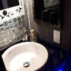 HOTEL AUGUSTA(荒川区/ラブホテル)の写真『652号室　お風呂手前の洗面台』by へんりく