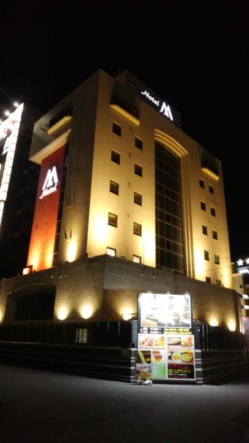 ホテルM(市川市/ラブホテル)の写真『701号室 夜の外観 西側』by 来栖