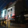 ホテル ラヴィⅡ(川崎市中原区/ラブホテル)の写真『夜の外観。中原街道側から撮影』by 格付屋