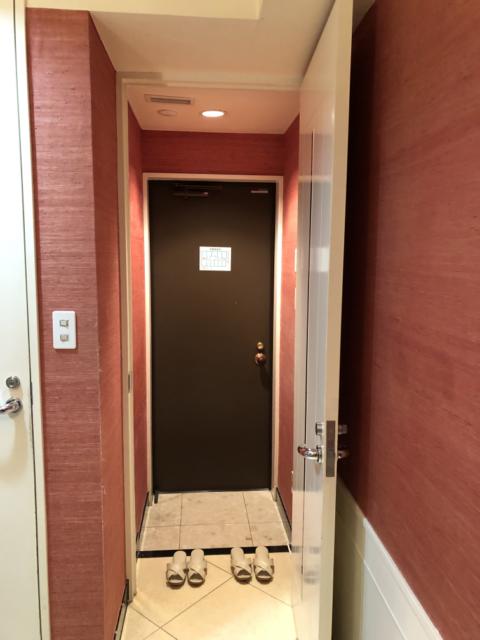 ラモード新宿(新宿区/ラブホテル)の写真『205号室 入口』by サトナカ