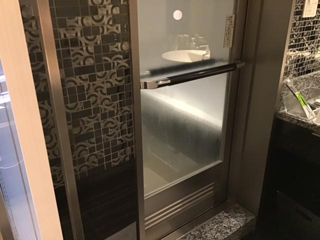 DESIGN HOTEL NOX(ノクス)(品川区/ラブホテル)の写真『711の浴槽』by チャンム