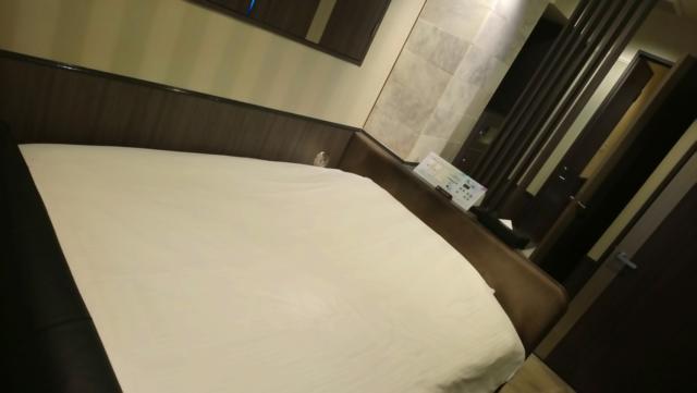 HOTEL GARNET（ガーネット)(千葉市中央区/ラブホテル)の写真『401号室　ベッド』by かーたー