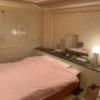 ホテル ウェディングベル(大阪市/ラブホテル)の写真『202号室、ベッド』by ジャーミン
