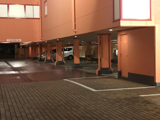 ホテル フィオーレ羽島店(羽島市/ラブホテル)の写真『駐車場』by まさおJリーグカレーよ