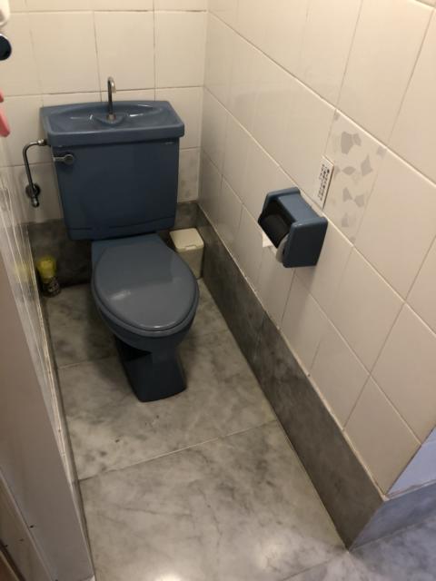 ホテル 日光(台東区/ラブホテル)の写真『301号室 お風呂場左にトイレ お風呂場と繋がっているので床はビチャビチャになります』by みこすりはん