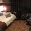 CHECK INN BALI(豊島区/ラブホテル)の写真『１０２号室ベッドまわりです。』by 捕虜エロ