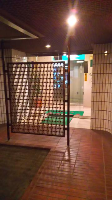 ホテル セイント２(川越市/ラブホテル)の写真『602号室利用、入口です。部屋のﾊﾟﾈﾙが光ってて空きがありそうです。』by キジ