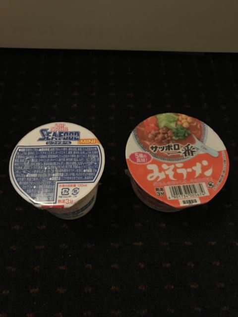 ホテル JD(浜松市/ラブホテル)の写真『205号室 有料グッズ販売機には無料のチビカップ麺があります』by ま〜も〜る〜