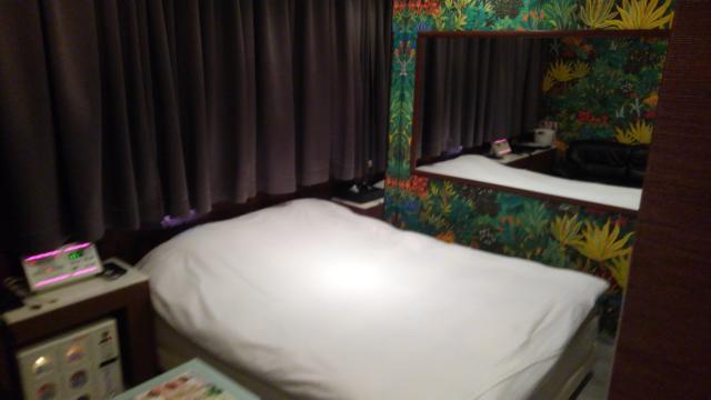K Slit（ケイスリット）(船橋市/ラブホテル)の写真『505号室　ベッド』by 妻が元風俗嬢