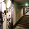 ホテル ニューヨーク(横浜市鶴見区/ラブホテル)の写真『202号室利用。２階の廊下です。』by キジ