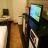 シーラブ大和店(大和市/ラブホテル)の写真『311号室利用。TVや机、椅子など。こじんまりとした部屋です。』by キジ