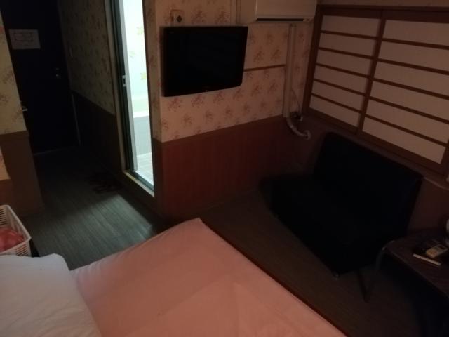 ホテル ナポリ(豊島区/ラブホテル)の写真『403号室 奥から入口』by ところてんえもん
