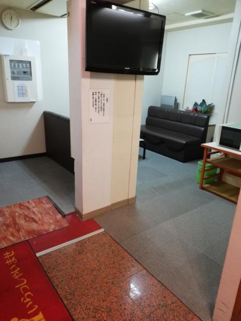 ホテル ナポリ(豊島区/ラブホテル)の写真『1階　待合室』by ところてんえもん