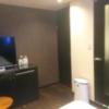 HOTEL EMERALD（エメラルド）(品川区/ラブホテル)の写真『202号室（部屋奥から入口方向）』by 格付屋