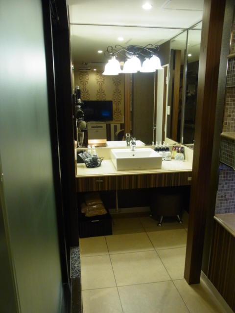 ホテルM(市川市/ラブホテル)の写真『306号室 洗面』by ホテルレポったー