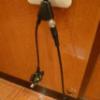 HOTEL PROUD（プラウド）(新宿区/ラブホテル)の写真『801号室（充電器。壁に設置されています）』by 格付屋