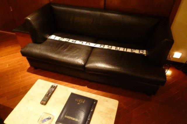 HOTEL PROUD（プラウド）(新宿区/ラブホテル)の写真『801号室（ソファ140センチ幅）』by 格付屋