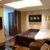ホテルモアナ(新宿区/ラブホテル)の写真『305号室（入口横から部屋奥）』by 格付屋