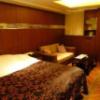ホテルモアナ(新宿区/ラブホテル)の写真『305号室（部屋奥から入口横方向）』by 格付屋