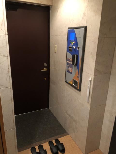 HOTEL K Omiya(さいたま市大宮区/ラブホテル)の写真『205号室 入口』by サトナカ