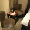 The calm hotel tokyo GOTANDA(品川区/ラブホテル)の写真『501号室 テーブル、ソファ』by ACB48