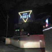 HOTEL PLENTY（プレンティ）(甲斐市/ラブホテル)の写真『夜の外観』by まさおJリーグカレーよ