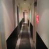 HOTEL HERME（エルメ）(渋谷区/ラブホテル)の写真『2階　通路』by ところてんえもん