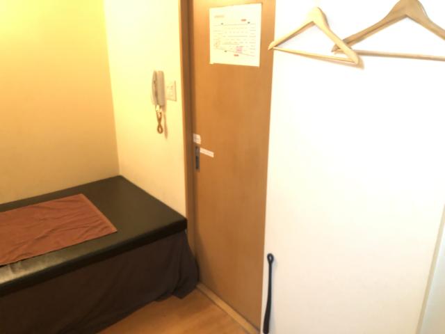 レンタルルーム ROOMS(新宿区/ラブホテル)の写真『16号室、入口』by かとう茨城47