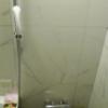 ホテルモアナ(新宿区/ラブホテル)の写真『506号室（シャワー部分。スライド固定式でヘッドは壁向き）』by 格付屋