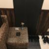 池袋グランドホテル(豊島区/ラブホテル)の写真『(407号室)ソファー横のテーブルです。』by こーめー