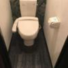 池袋グランドホテル(豊島区/ラブホテル)の写真『(407号室)トイレ。壁紙がリニューアル。』by こーめー